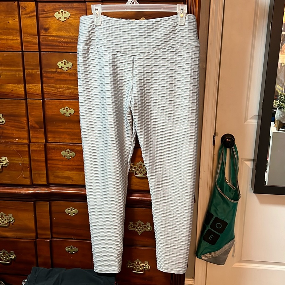 Ladies athletic leggings